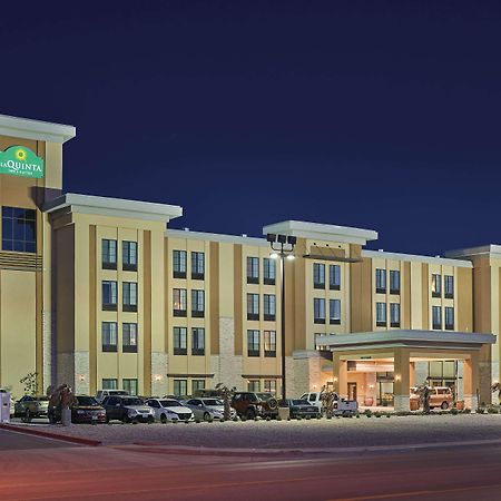 La Quinta By Wyndham Carlsbad Hotel Exterior foto