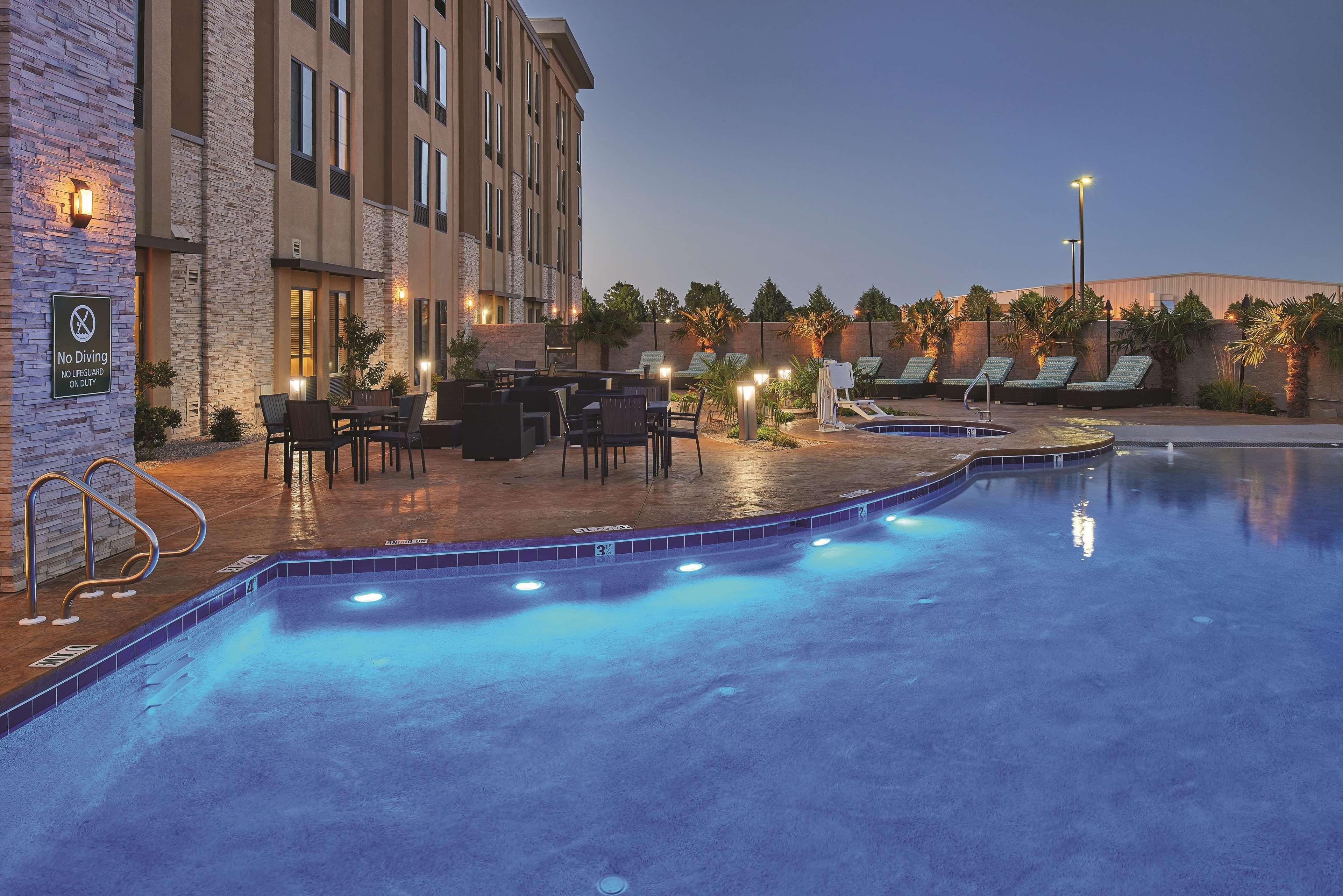 La Quinta By Wyndham Carlsbad Hotel Exterior foto