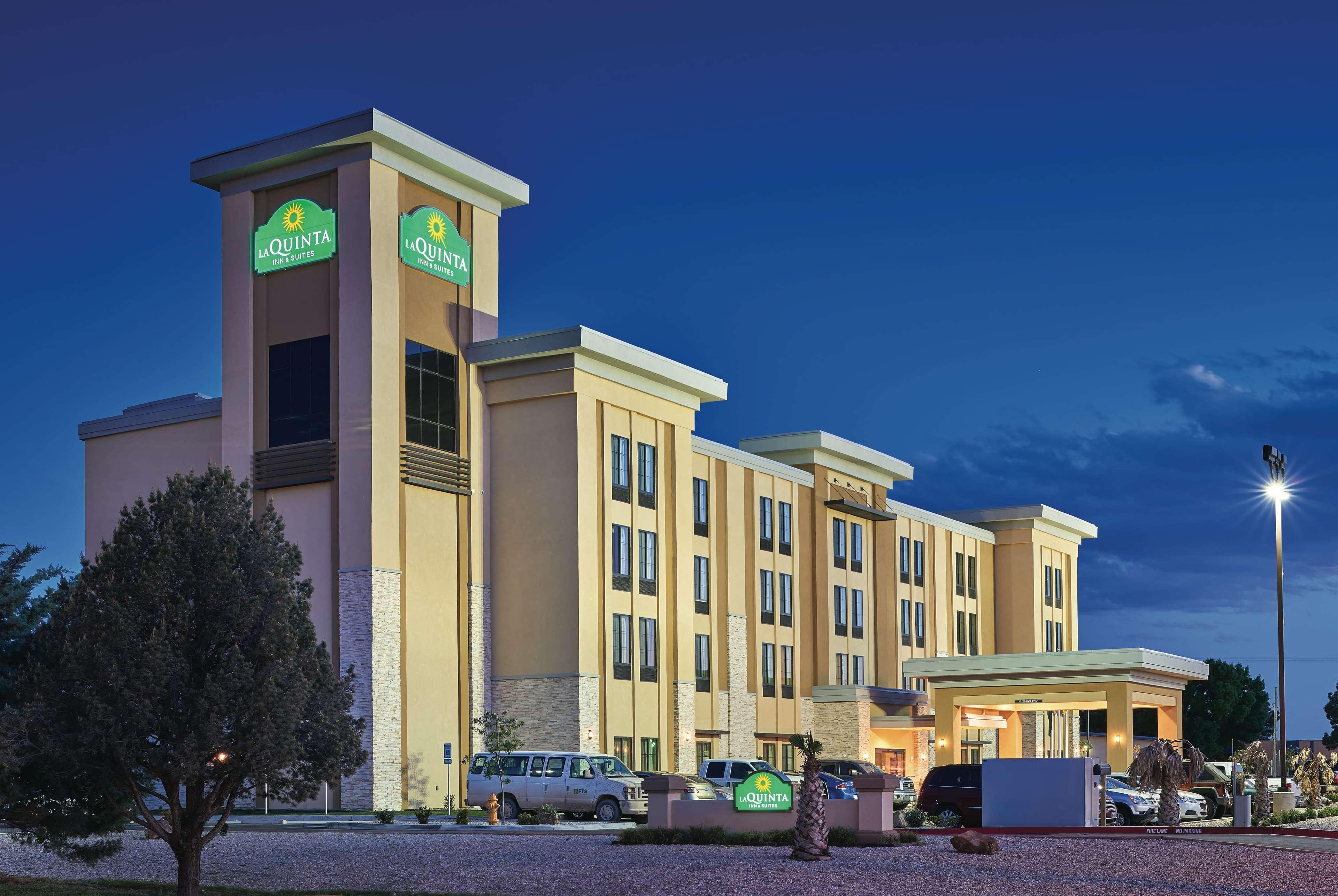 La Quinta By Wyndham Carlsbad Hotel Exterior foto
