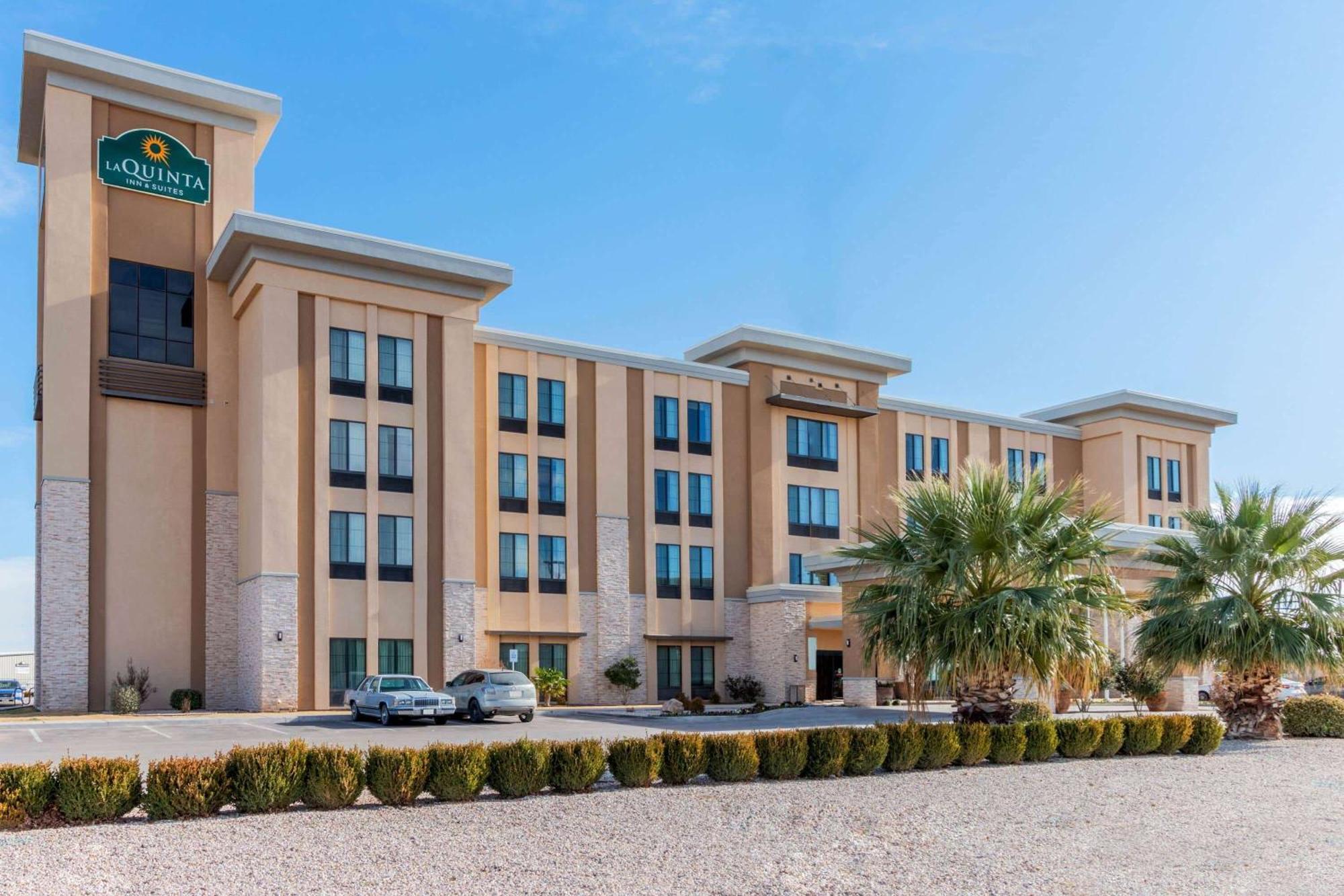 La Quinta By Wyndham Carlsbad Hotel Exterior foto